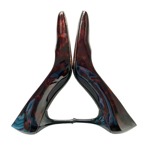 Stuart Weitzman Pointed Toe Tortoise Patent Pump | 6 - Picture 4 of 11